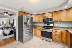15 Walton St, Wakefield, MA 01880 - Photo 11