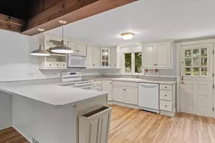 285 Main St, Groveland, MA 01834 - Photo 15
