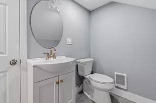 8 Hammatt St, Ipswich, MA 01938 - Photo 25