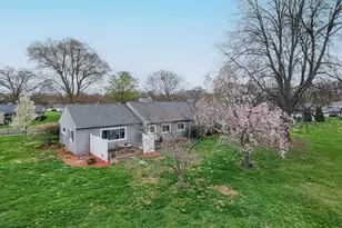 165 Applewood Dr, Chicopee, MA 01022 - Photo 25