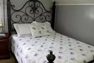 5 Vernon St, Holyoke, MA 01040 - Photo 11