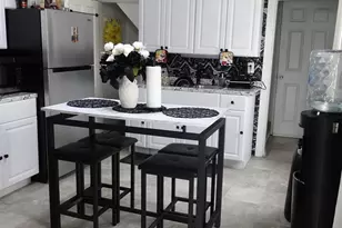 5 Vernon St, Holyoke, MA 01040 - Photo 5