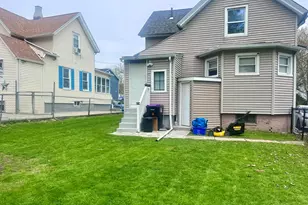 5 Vernon St, Holyoke, MA 01040 - Photo 3