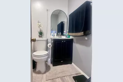 5 Vernon St, Holyoke, MA 01040 - Photo 7