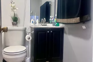5 Vernon St, Holyoke, MA 01040 - Photo 7
