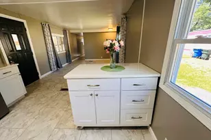 11 Lamplighter Ln, Springfield, MA 01119 - Photo 5