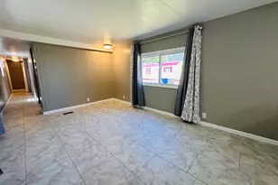 11 Lamplighter Ln, Springfield, MA 01119 - Photo 9