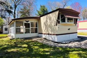 11 Lamplighter Ln, Springfield, MA 01119 - Photo 1