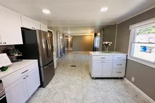 11 Lamplighter Ln, Springfield, MA 01119 - Photo 5