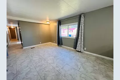 11 Lamplighter Ln, Springfield, MA 01119 - Photo 9
