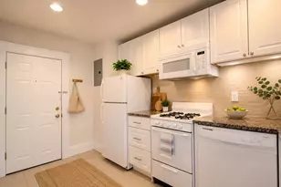 39 Hemenway St, Boston, MA 02115 - Photo 5