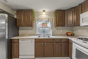 10 3rd Ave, Wareham, MA 02571 - Photo 9
