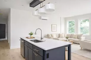 21 Tanglewood Rd, Boston, MA 02124 - Photo 5