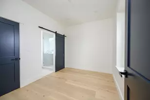 21 Tanglewood Rd, Boston, MA 02124 - Photo 17
