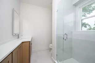 21 Tanglewood Rd, Boston, MA 02124 - Photo 19