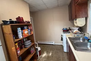66 Hargraves St, Fall River, MA 02723 - Photo 5