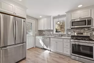 44 Dexter St, Peabody, MA 01960 - Photo 11