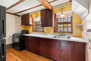 31 Mugford St, Marblehead, MA 01945 - Photo 5
