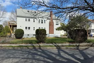 75 Varnum St, Arlington, MA 02474 - Photo 3