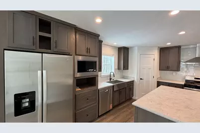 21 Pinrock Drive, Sturbridge, MA 01566 - Photo 1