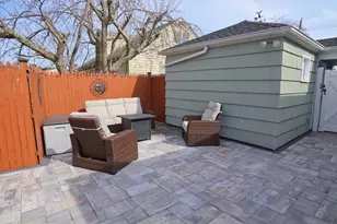 108 Caswell St, New Bedford, MA 02745 - Photo 9