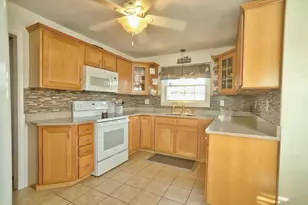108 Caswell St, New Bedford, MA 02745 - Photo 17