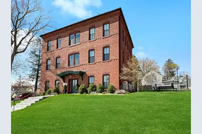 15 Sparhawk St #2, Amesbury, MA 01913 - Photo 3