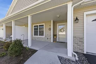27 Lodge Ln, Wilbraham, MA 01095 - Photo 3