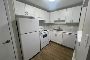 328 Greenwood St, Worcester, MA 01607 - Photo 5