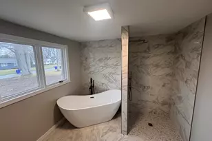 105 Overlook Dr, Springfield, MA 01118 - Photo 9
