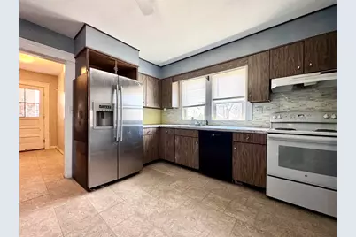 58 Longfellow Rd #2, Worcester, MA 01602 - Photo 1