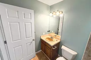 27 Heritage Dr, Northbridge, MA 01588 - Photo 13