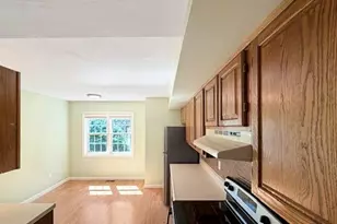 27 Heritage Dr, Northbridge, MA 01588 - Photo 9
