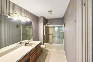 27 Heritage Dr, Northbridge, MA 01588 - Photo 19