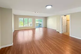 27 Heritage Dr, Northbridge, MA 01588 - Photo 11
