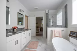 37 Crestwood Cir, Rochester, MA 02770 - Photo 3