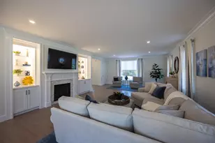 38 Crestwood Cir, Rochester, MA 02770 - Photo 3