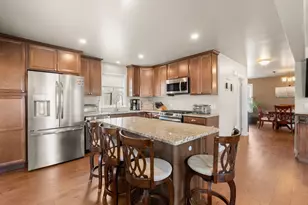 25 Clifford St, Taunton, MA 02780 - Photo 5