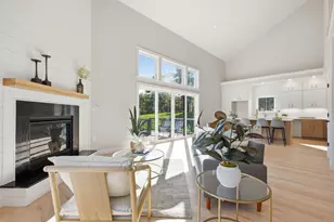 137 Essex St, Middleton, MA 01949 - Photo 3