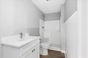 22 Waverly St, Worcester, MA 01604 - Photo 5