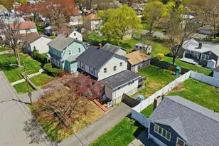 90 Sweetbriar Ave, East Providence, RI 02915 - Photo 3
