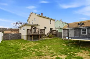 90 Sweetbriar Ave, East Providence, RI 02915 - Photo 19