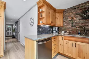 909 E 2nd St, Boston, MA 02127 - Photo 5