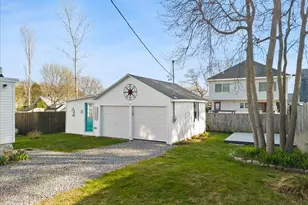 24 Harvard St, Fairhaven, MA 02719 - Photo 3