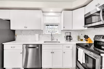 18 Mayflower Rd, Northborough, MA 01532 - Photo 5