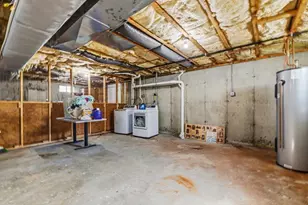 563 Woodman St, Fall River, MA 02724 - Photo 25
