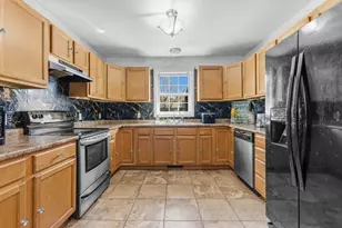 563 Woodman St, Fall River, MA 02724 - Photo 5
