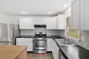 138 West St, Easthampton, MA 01027 - Photo 7