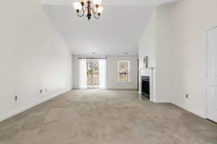 35 Essex Green Ln, Peabody, MA 01960 - Photo 5
