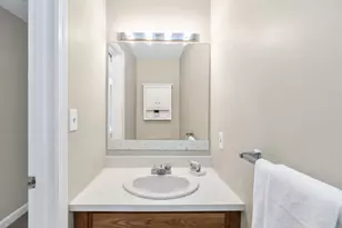 35 Essex Green Ln, Peabody, MA 01960 - Photo 23